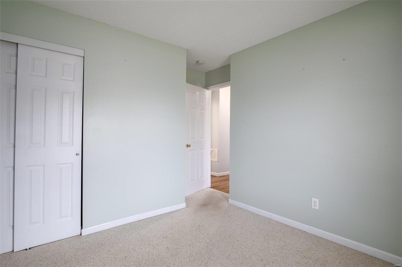 2816 Vineyard Dr
