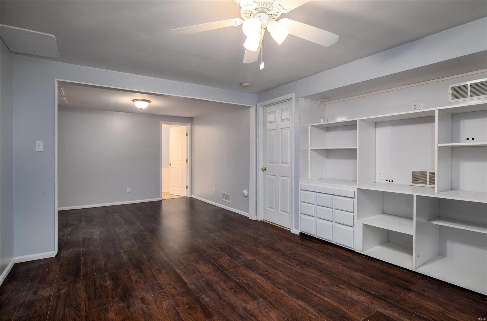 2816 Vineyard Dr