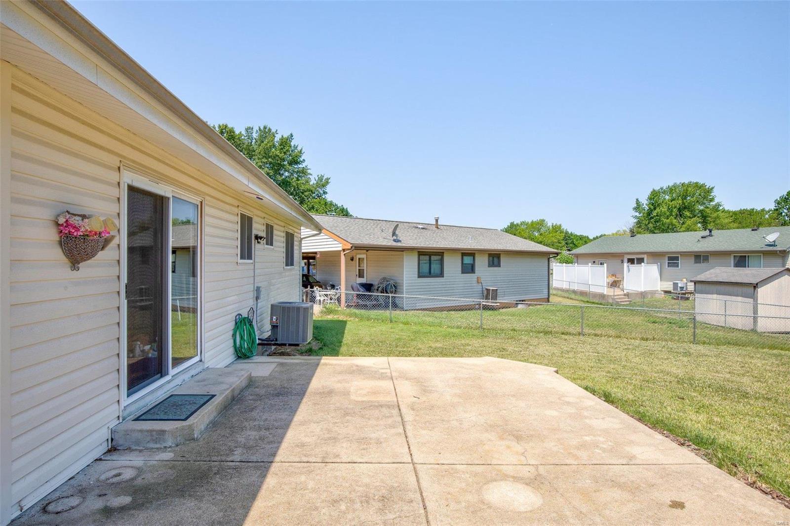 2816 Vineyard Dr