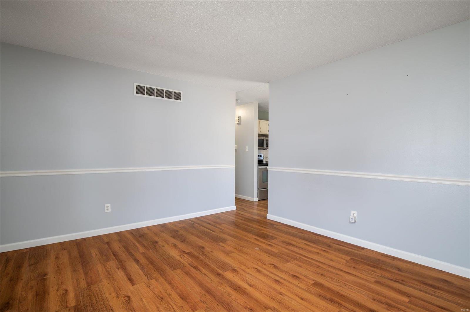 2816 Vineyard Dr