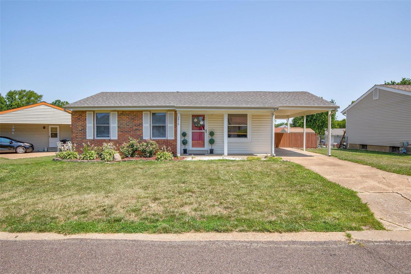 2816 Vineyard Dr