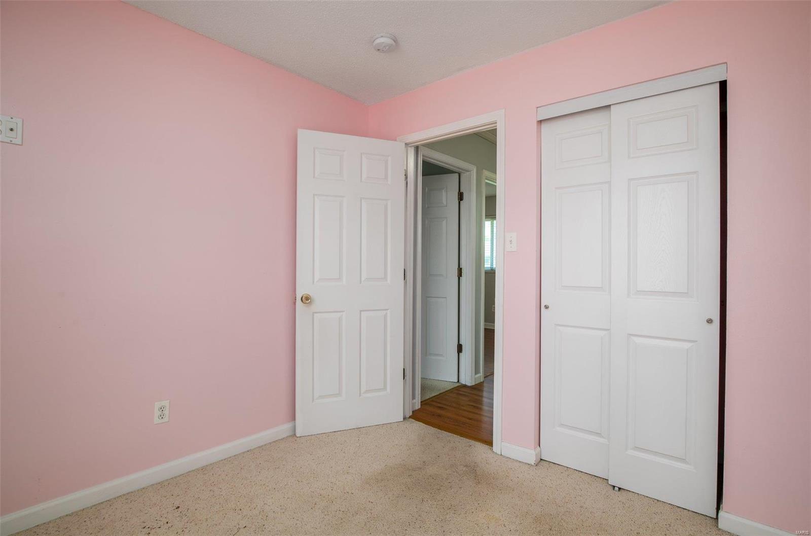 2816 Vineyard Dr