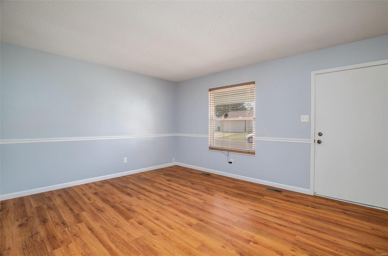 2816 Vineyard Dr