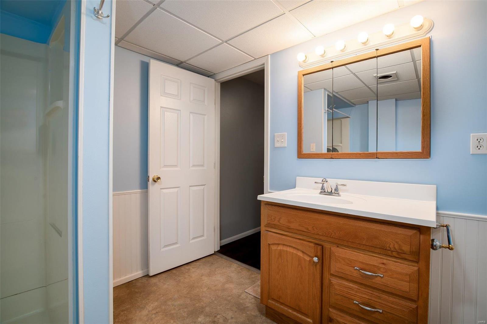 2816 Vineyard Dr