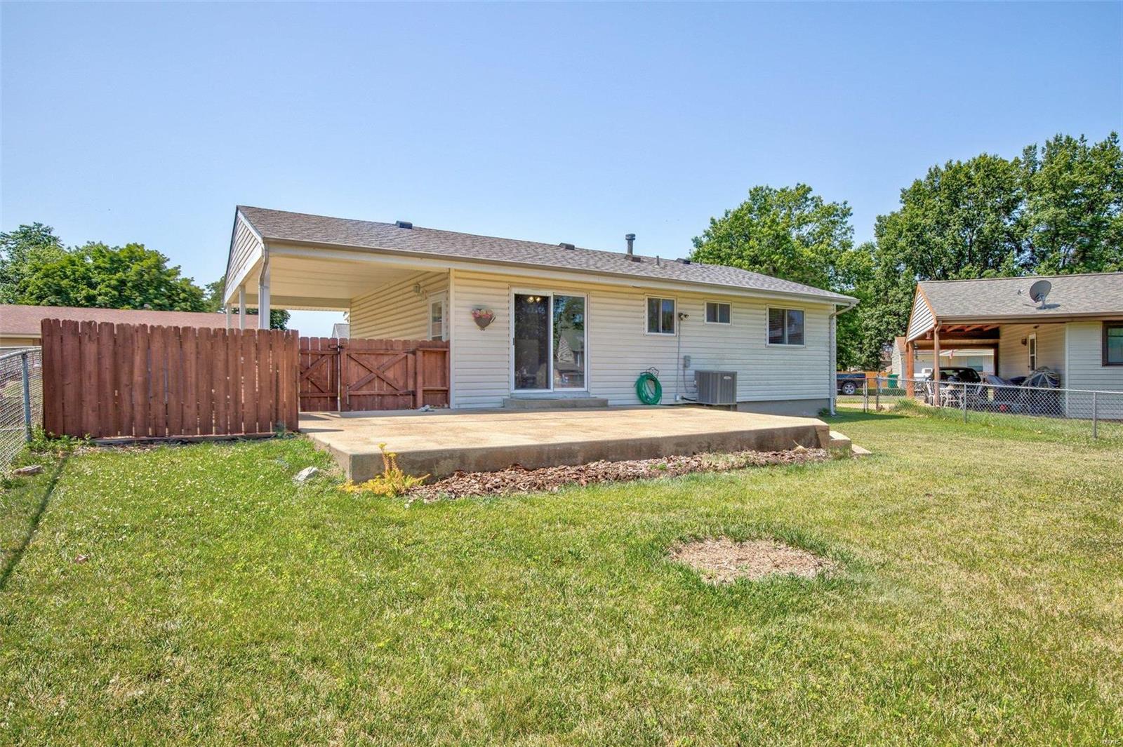2816 Vineyard Dr