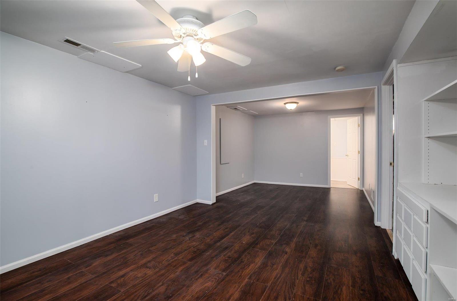 2816 Vineyard Dr