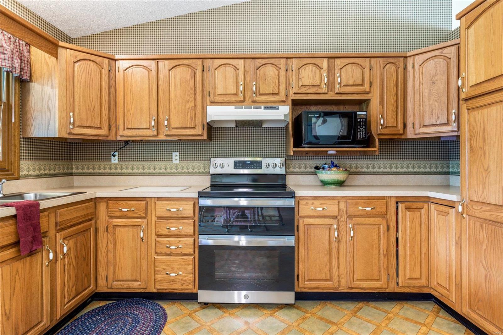 1325 Brenda Dr