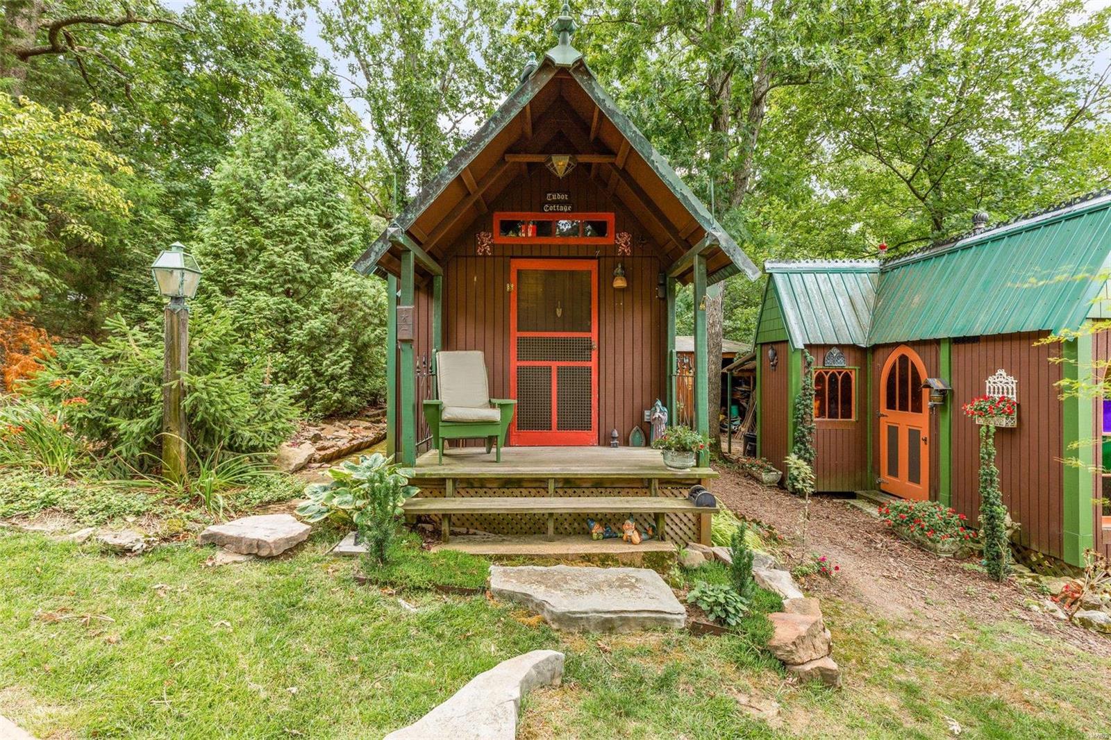 1325 Brenda Dr