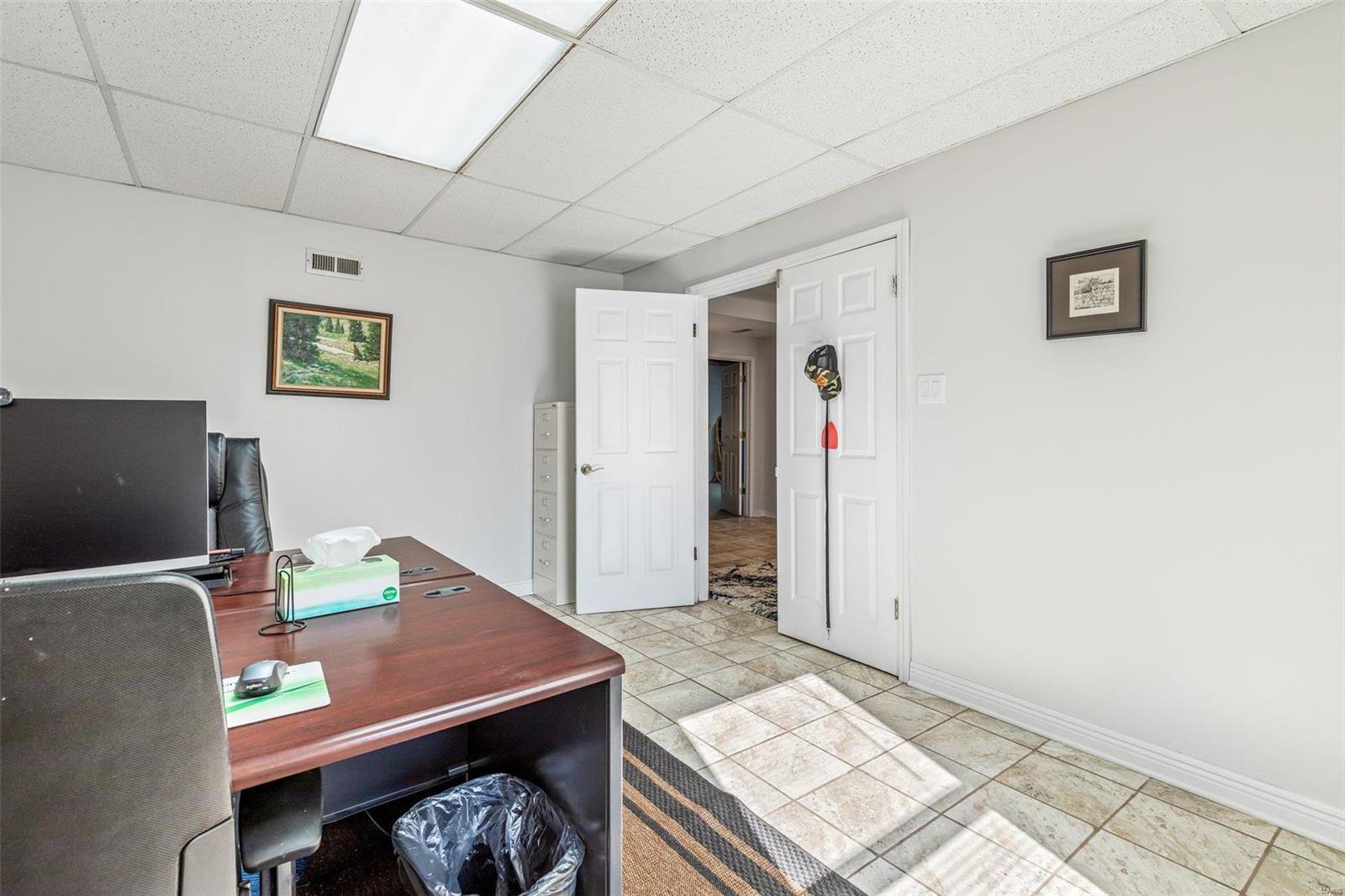 2571 Ridgeview Dr