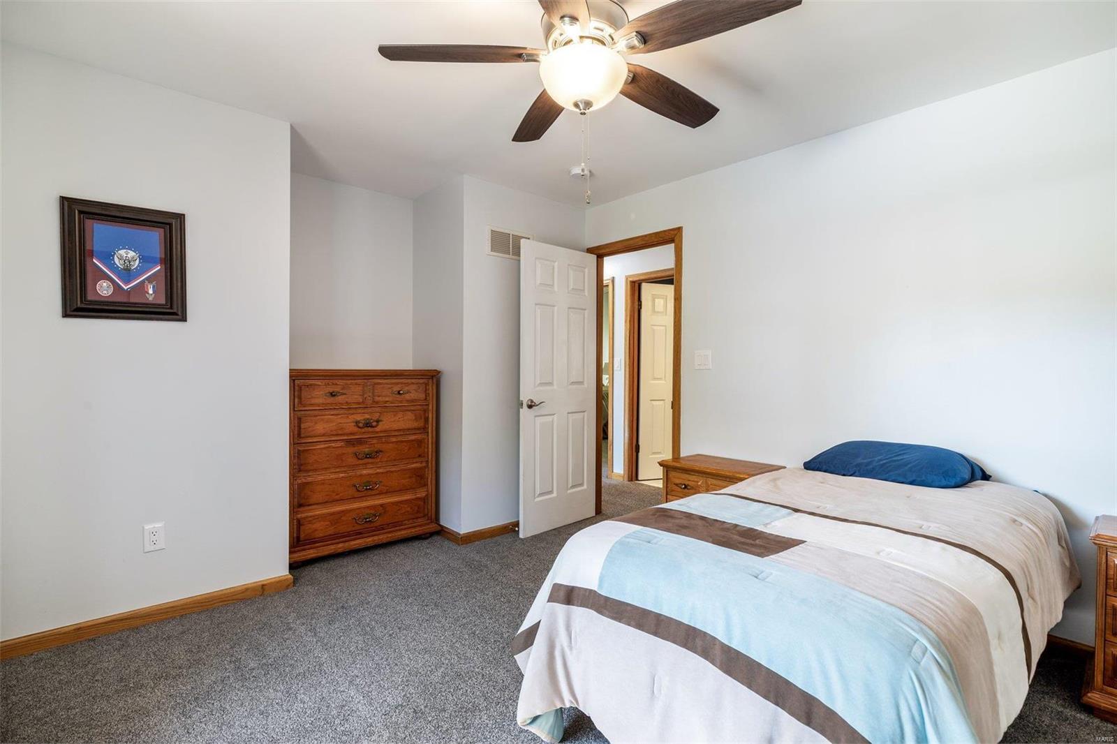 2571 Ridgeview Dr