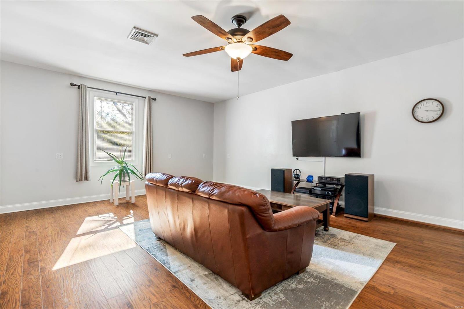 2571 Ridgeview Dr