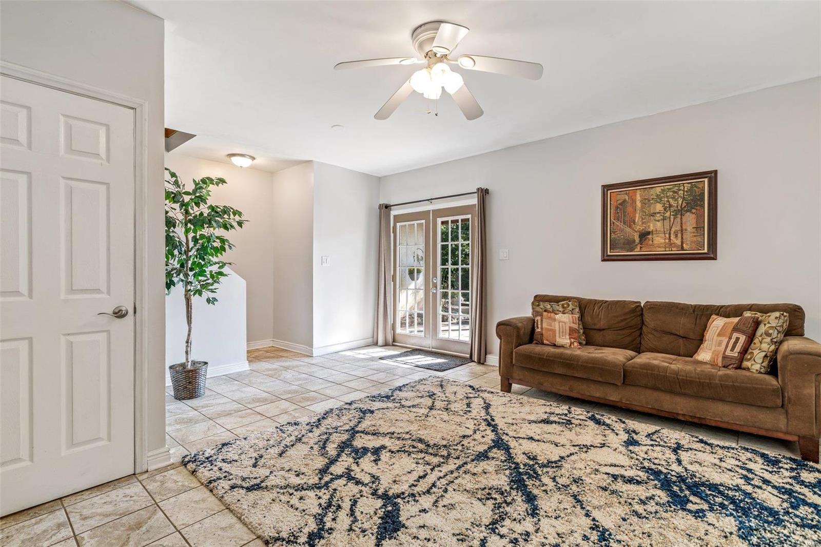 2571 Ridgeview Dr