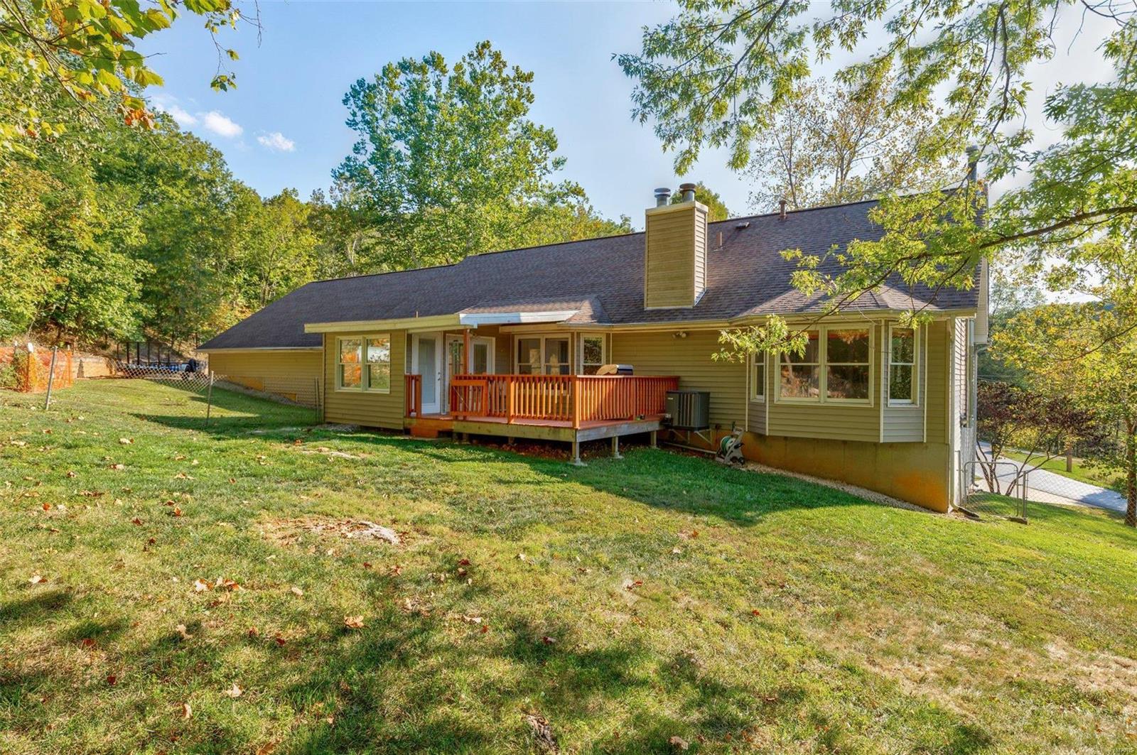 2571 Ridgeview Dr
