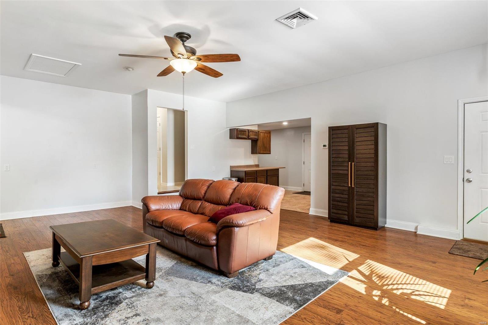 2571 Ridgeview Dr