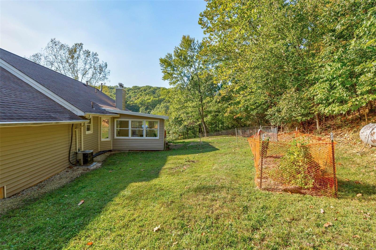 2571 Ridgeview Dr