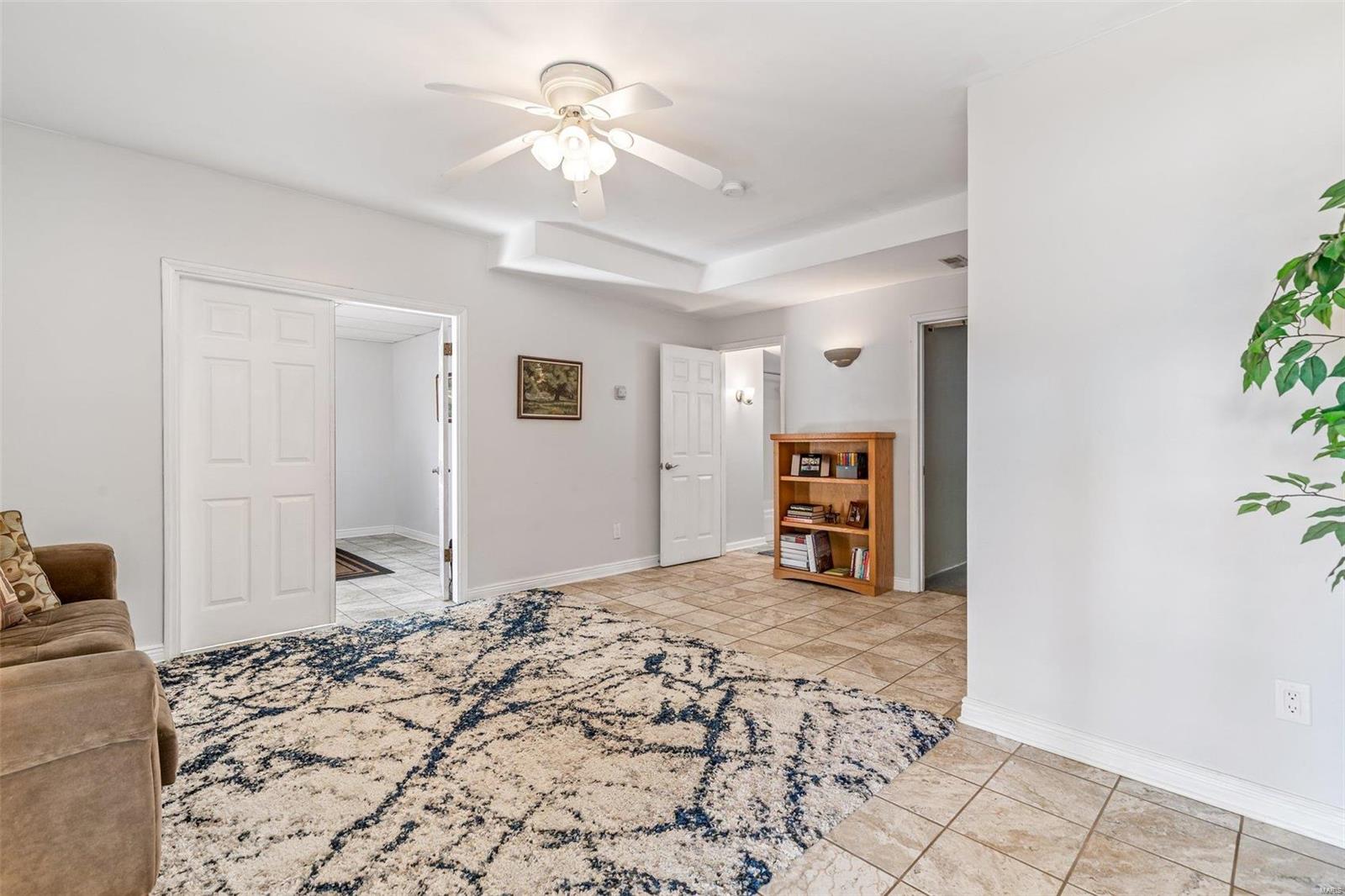 2571 Ridgeview Dr