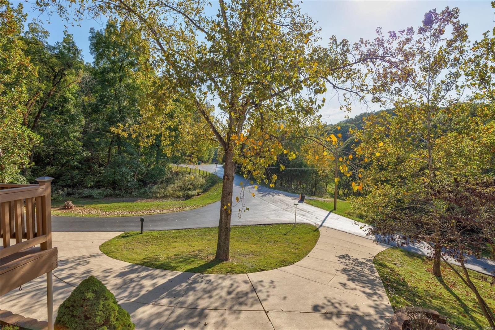 2571 Ridgeview Dr