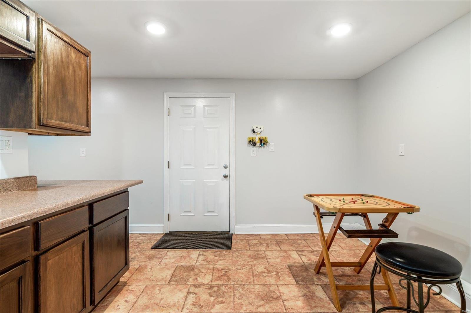 2571 Ridgeview Dr