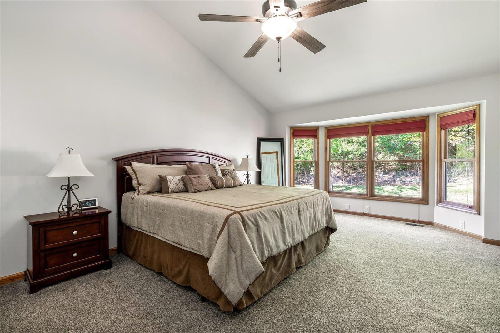 2571 Ridgeview Dr