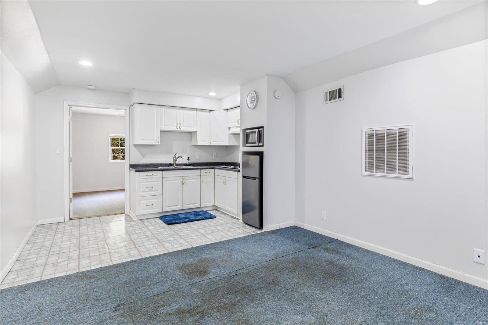 2571 Ridgeview Dr