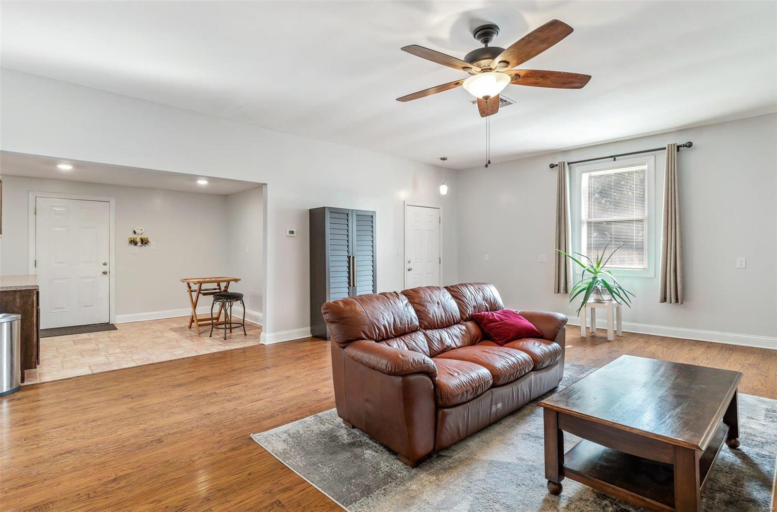 2571 Ridgeview Dr