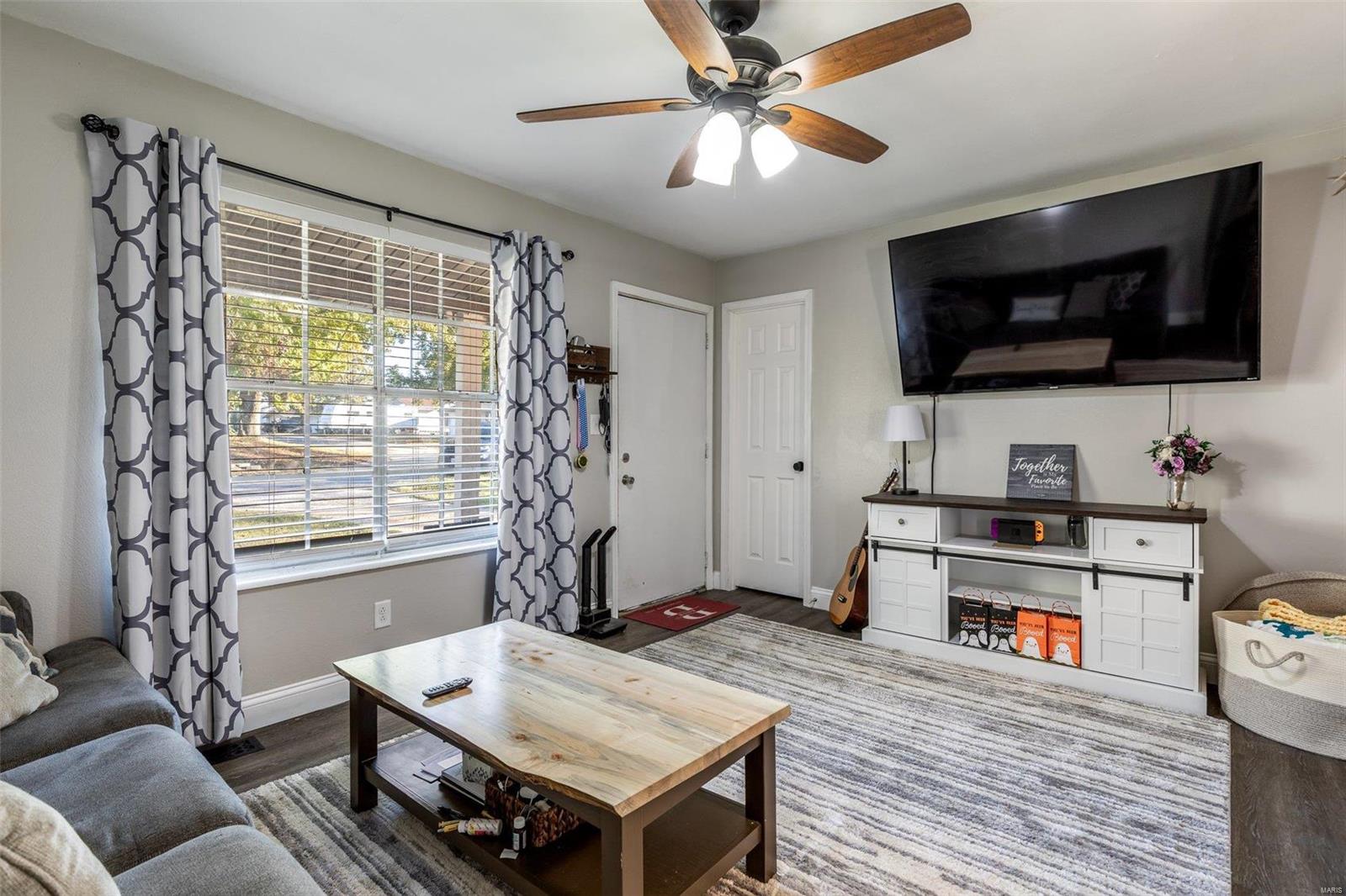 11 Riverbluff Dr.