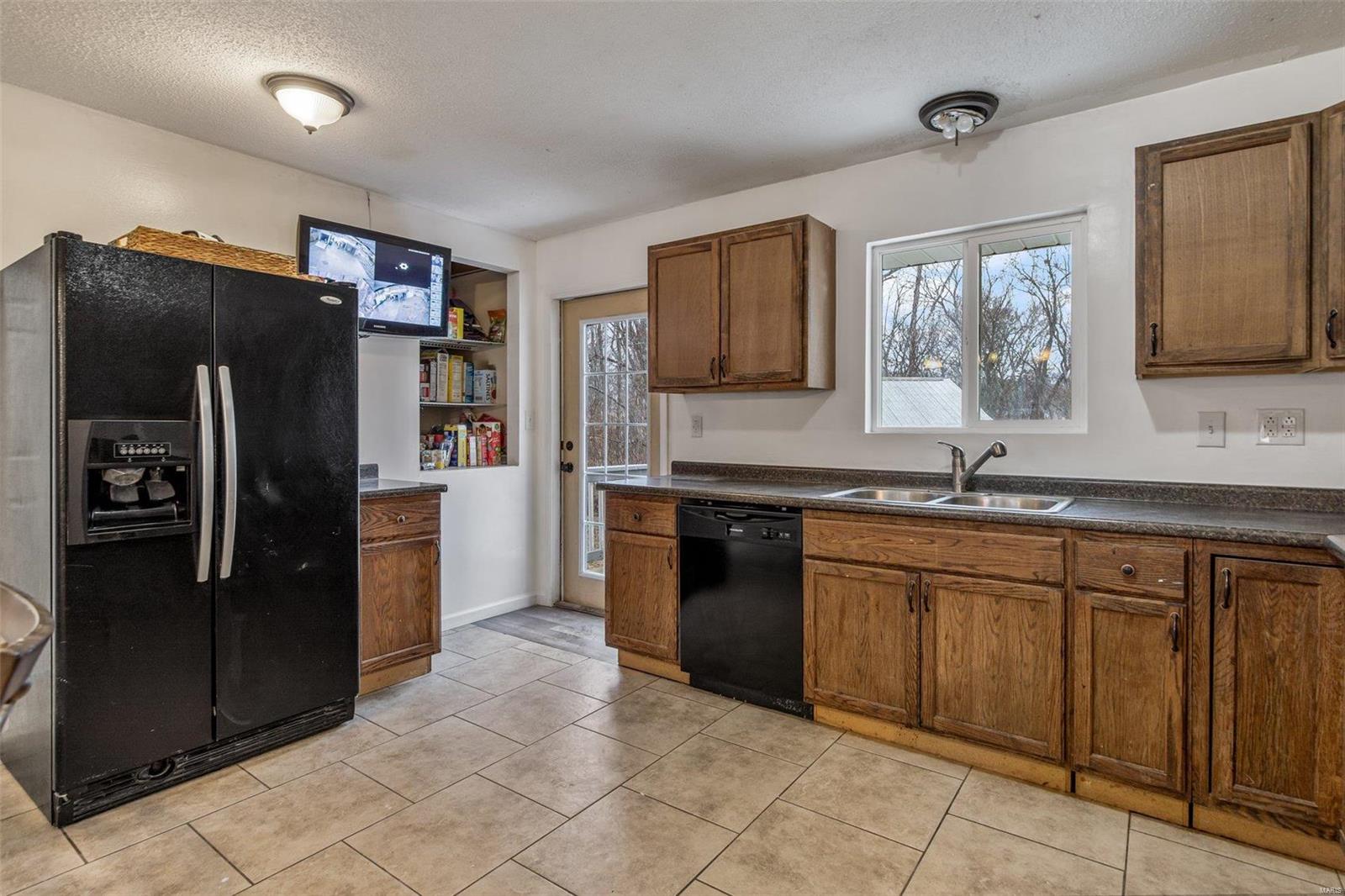 655 Riverview Dr.