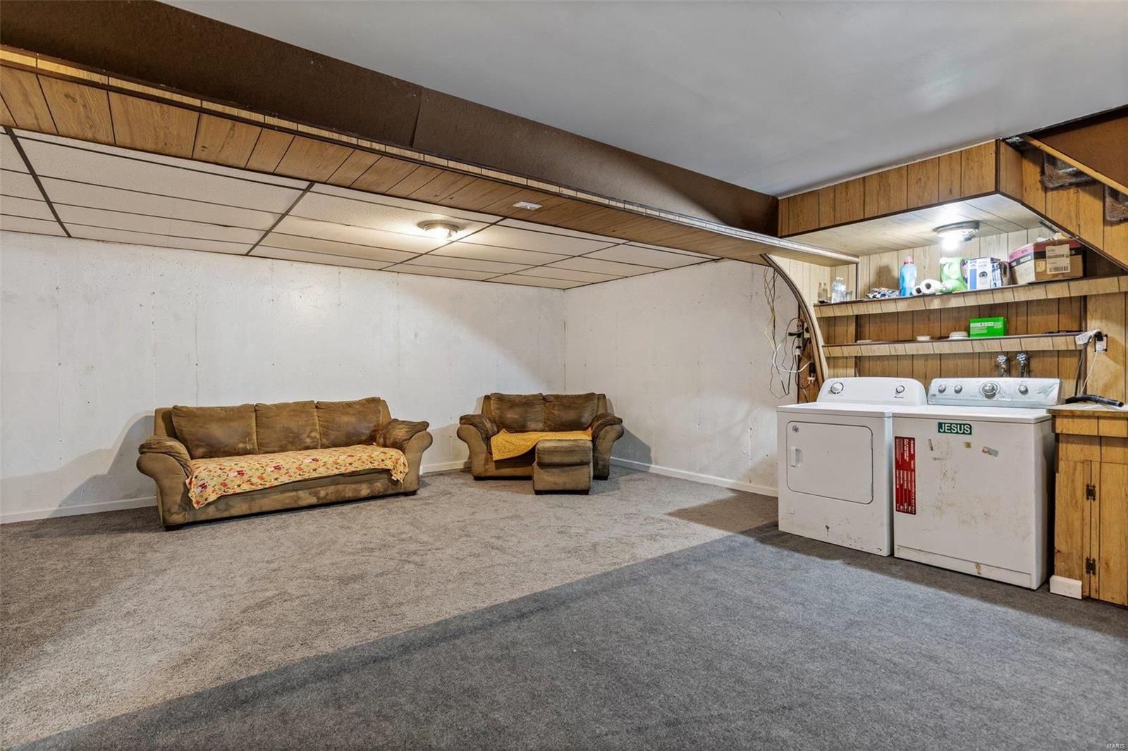 655 Riverview Dr.