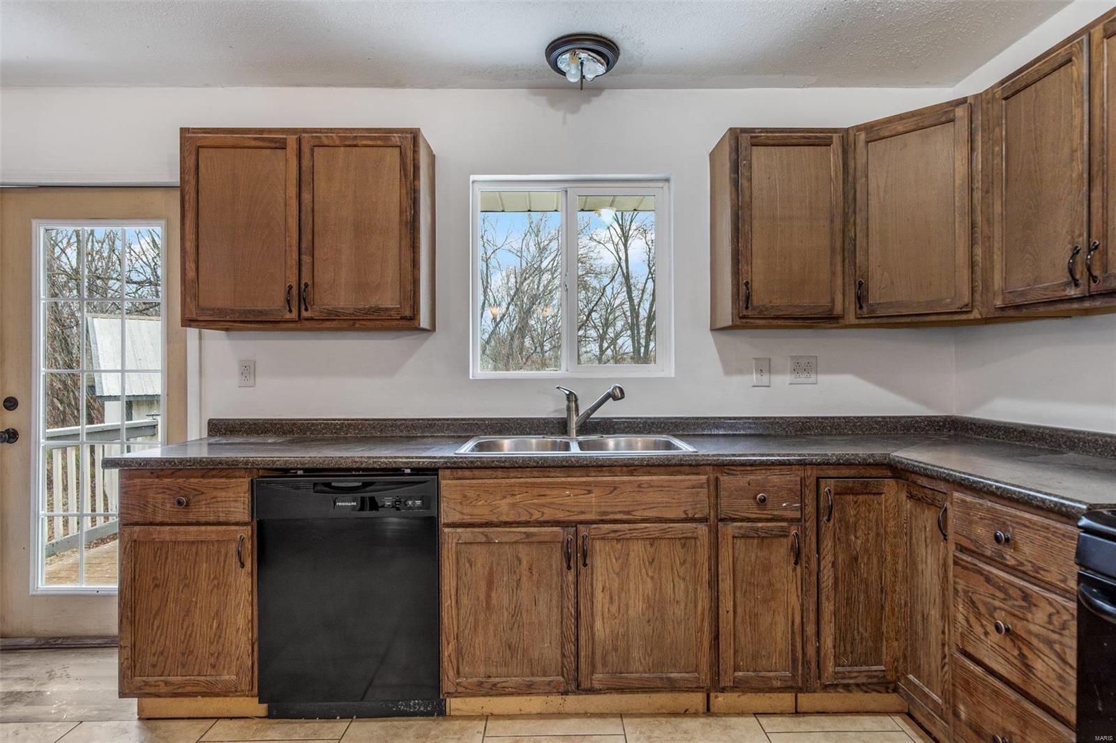 655 Riverview Dr.