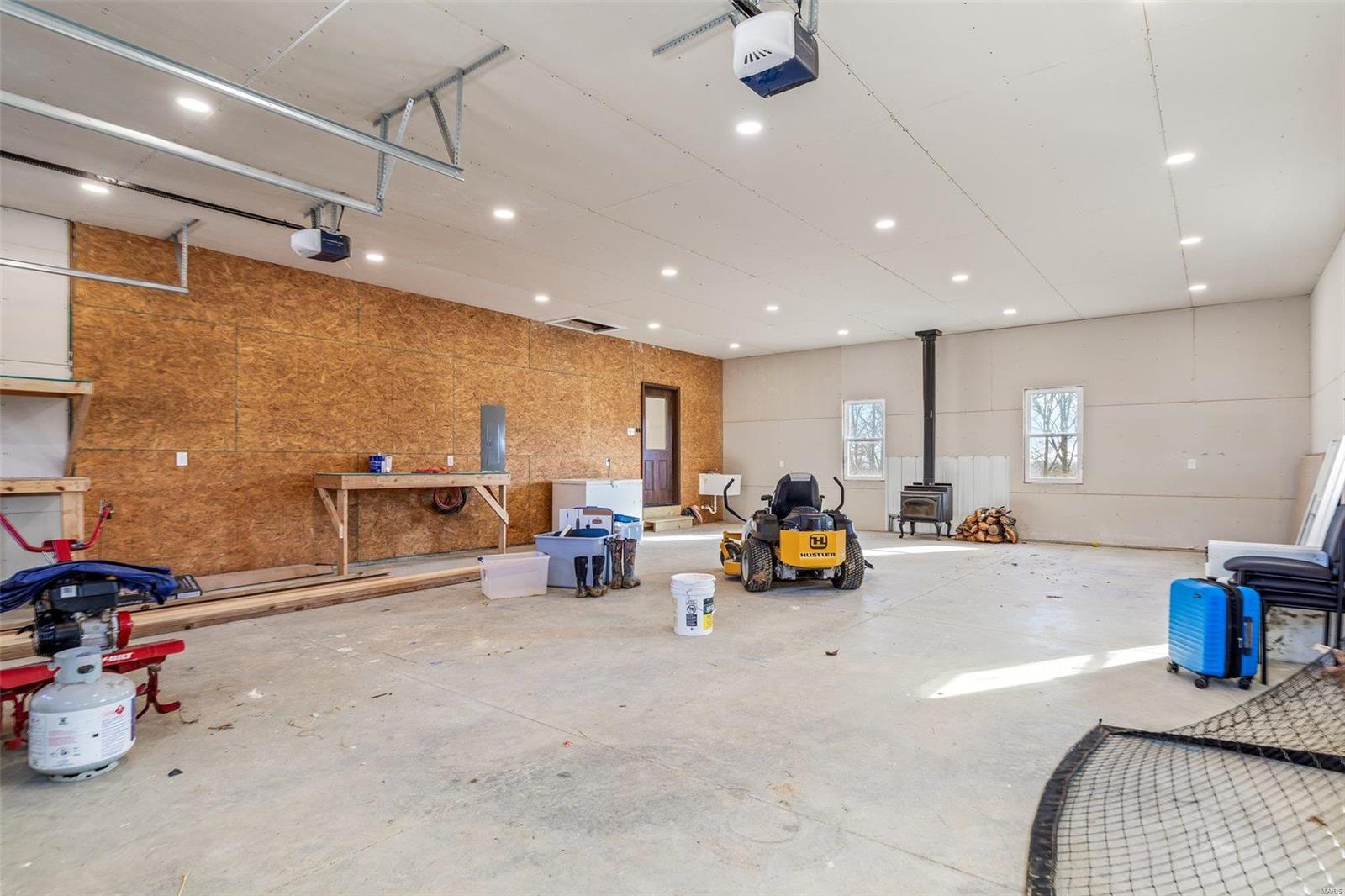 6035 State Road DD
