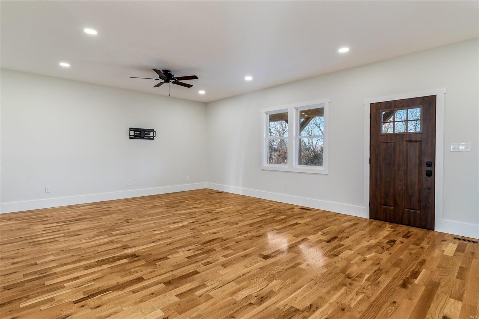 6035 State Road DD