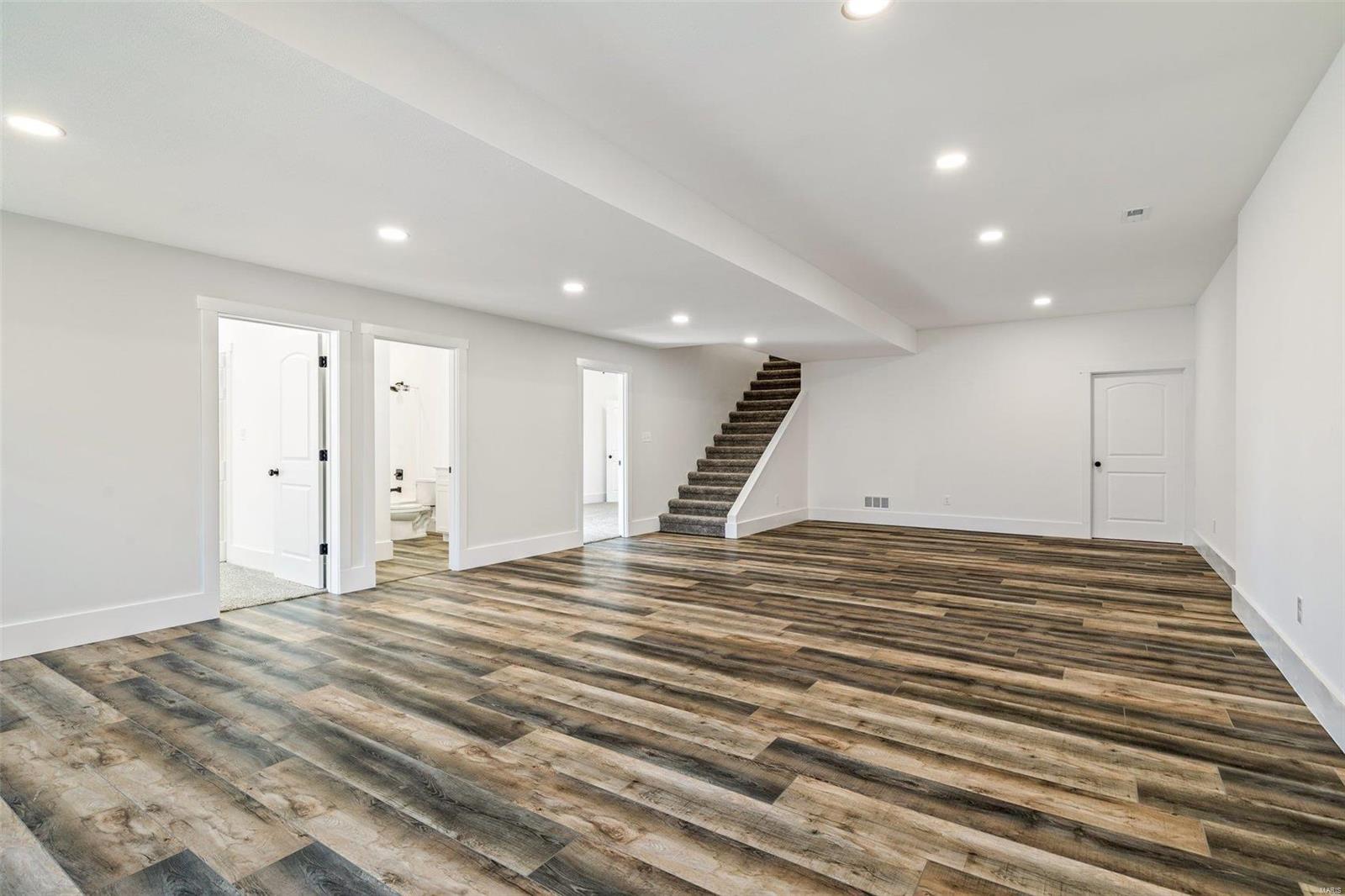 6035 State Road DD