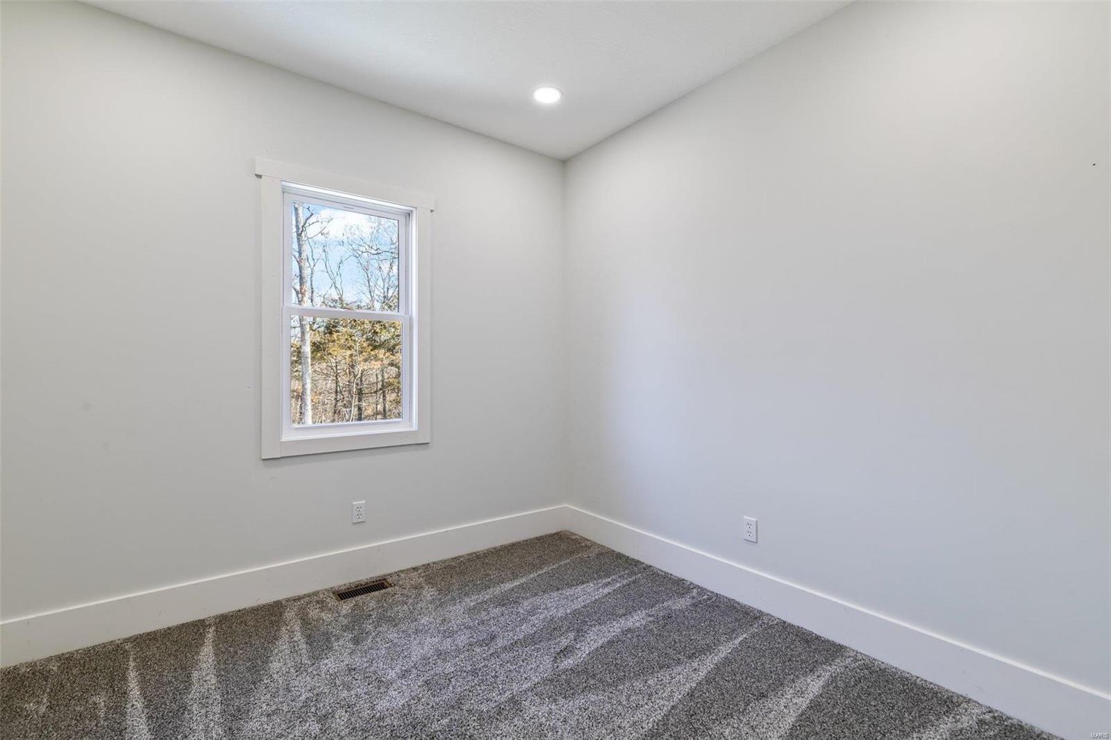 6035 State Road DD