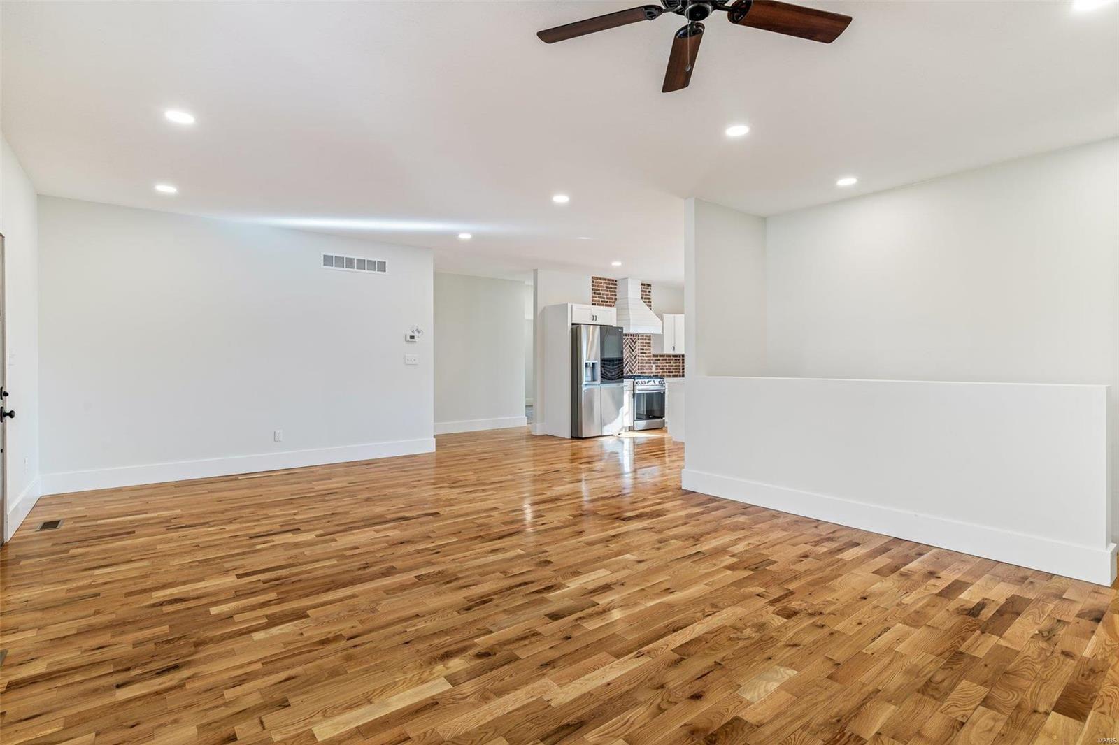 6035 State Road DD