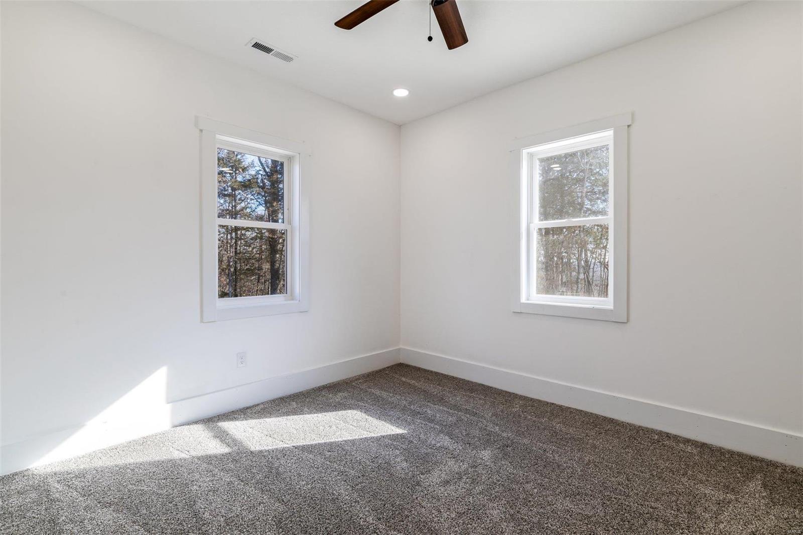 6035 State Road DD