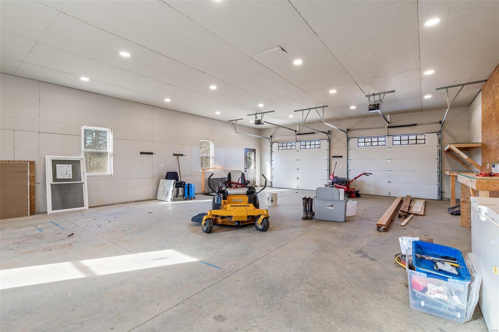 6035 State Road DD