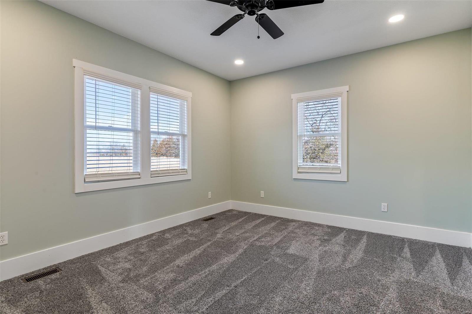 6035 State Road DD