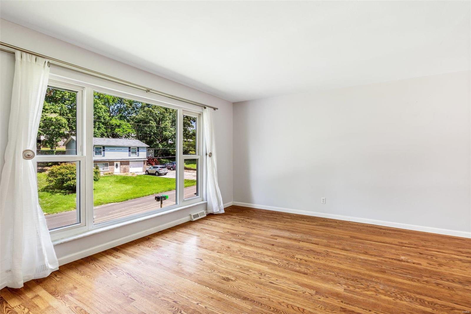 1805 Rainbow Dr