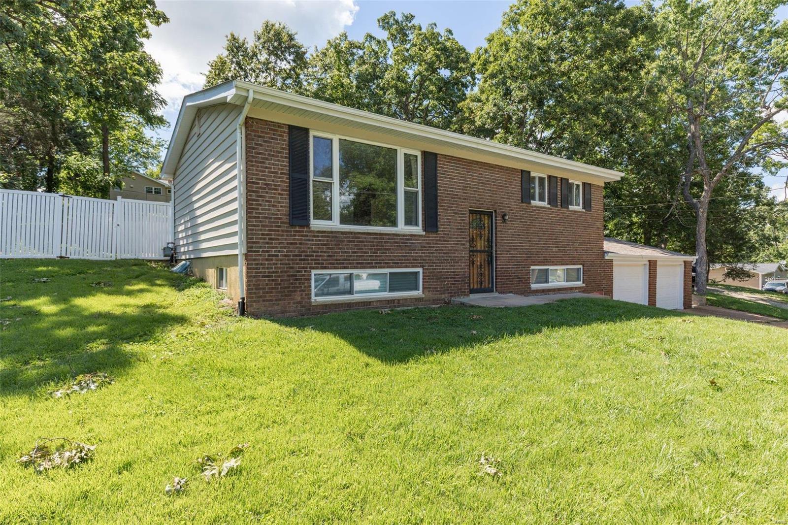 1805 Rainbow Dr