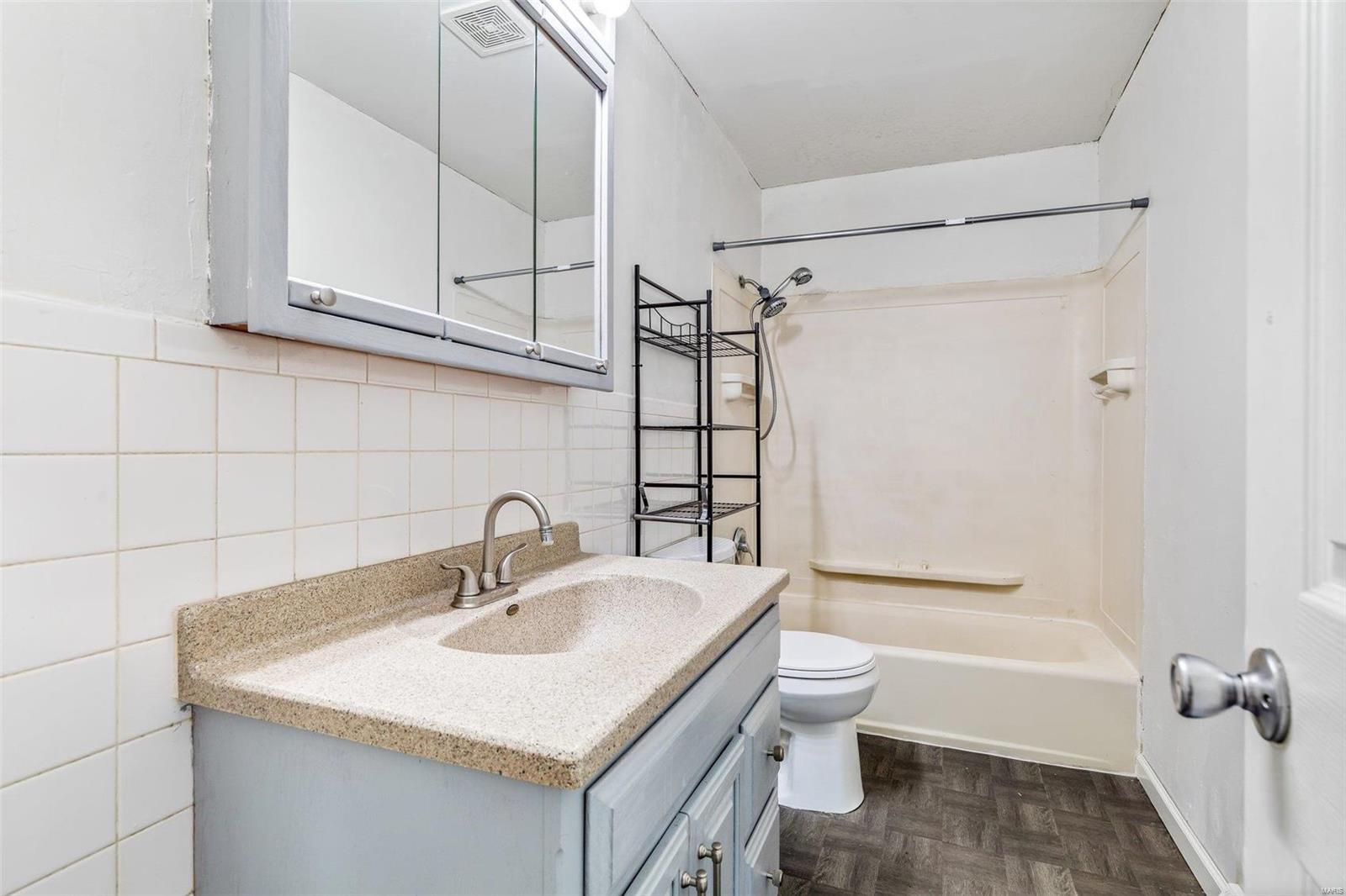 1805 Rainbow Dr