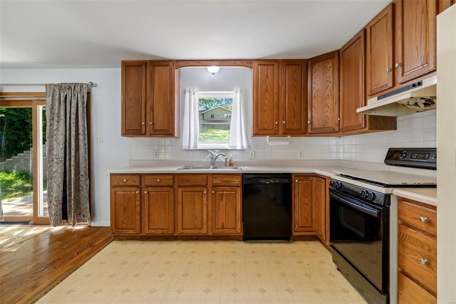 1805 Rainbow Dr