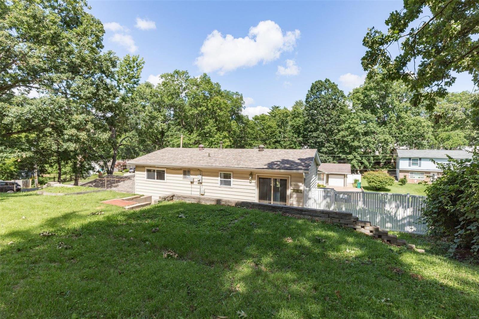 1805 Rainbow Dr