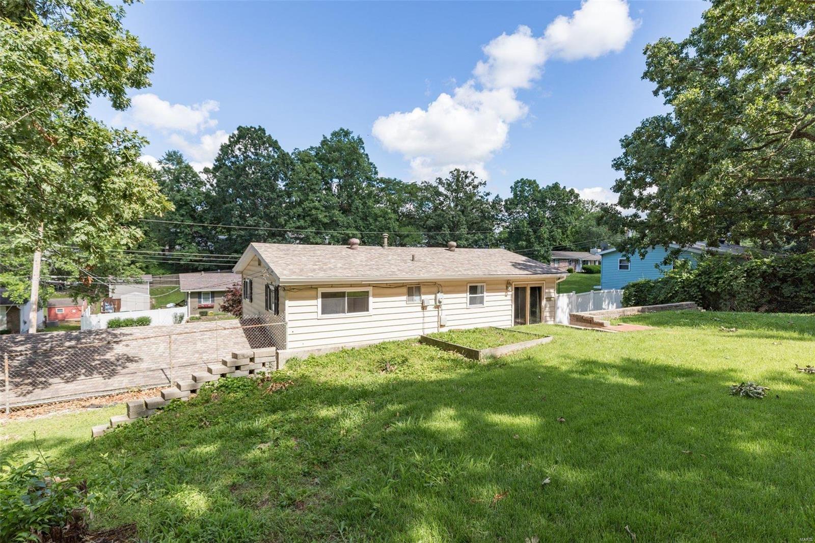1805 Rainbow Dr