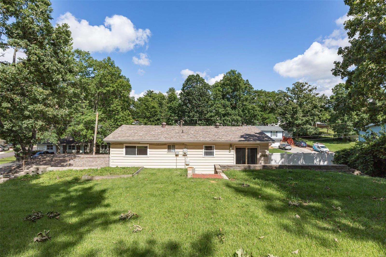 1805 Rainbow Dr