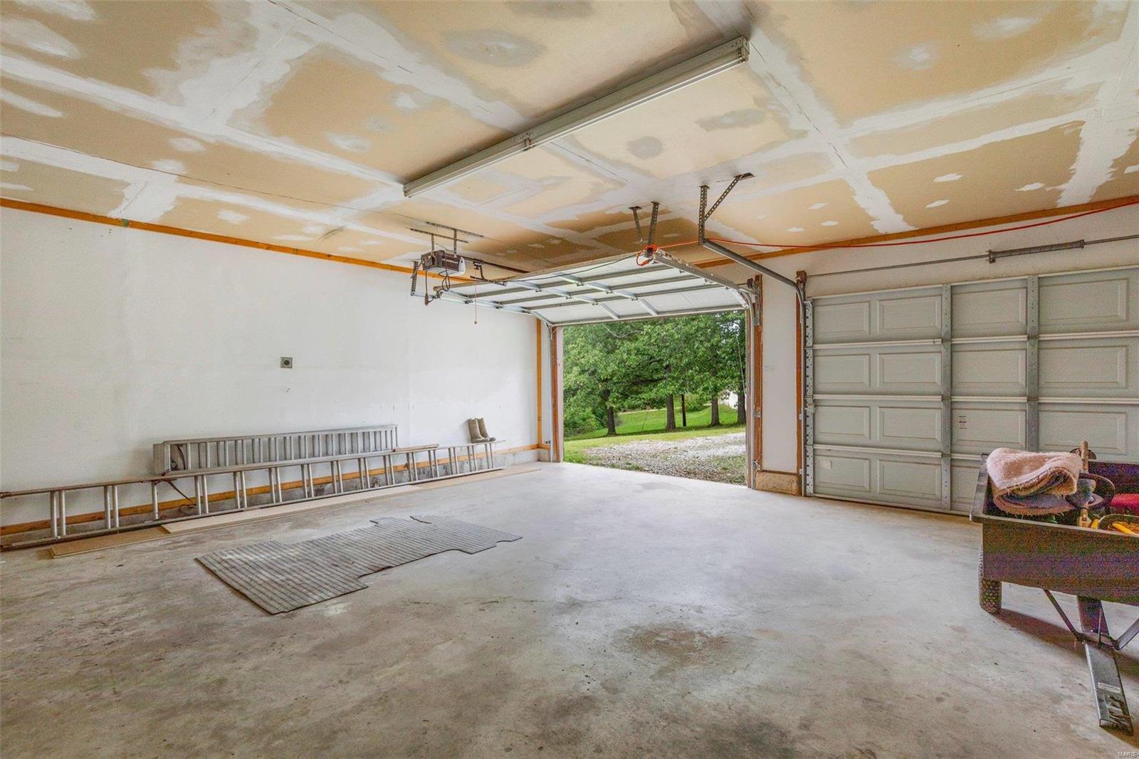 4800 Charbond Dr.
