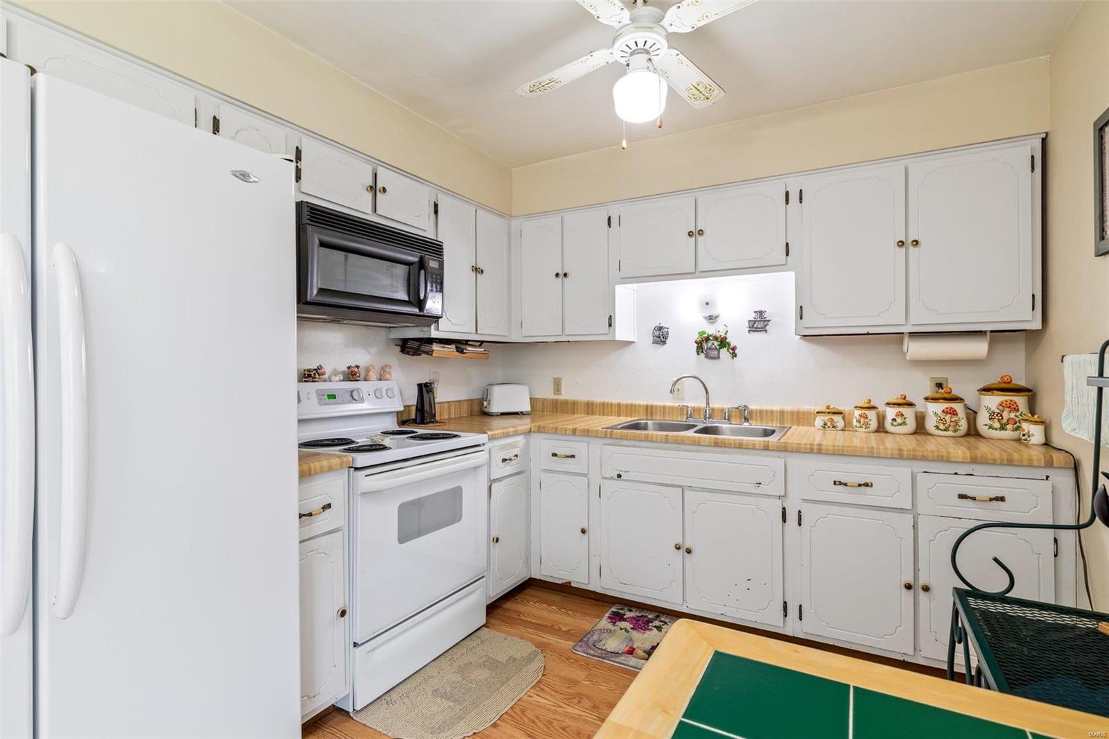 4800 Charbond Dr.