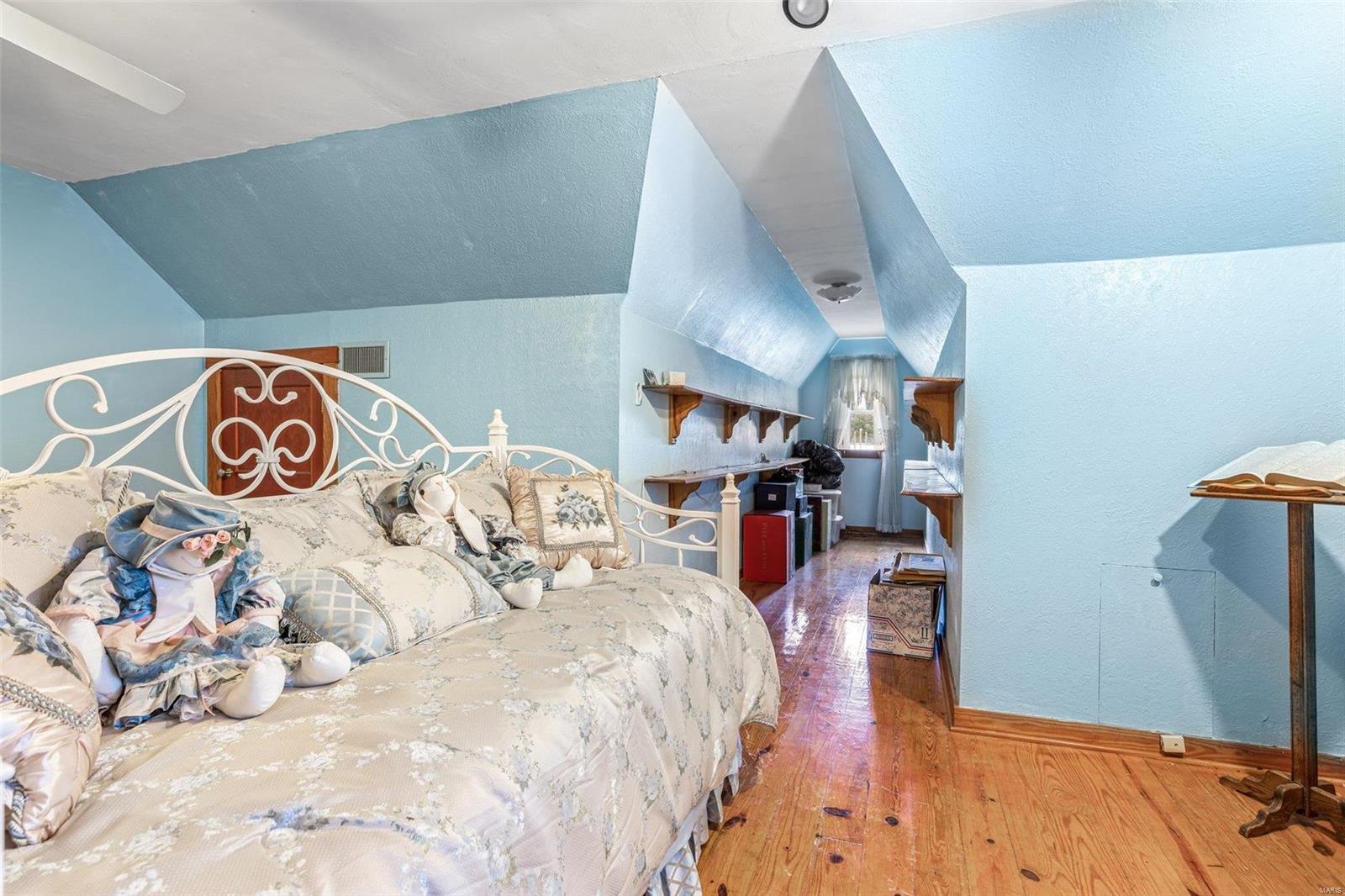 1102 Crystal Heights Rd