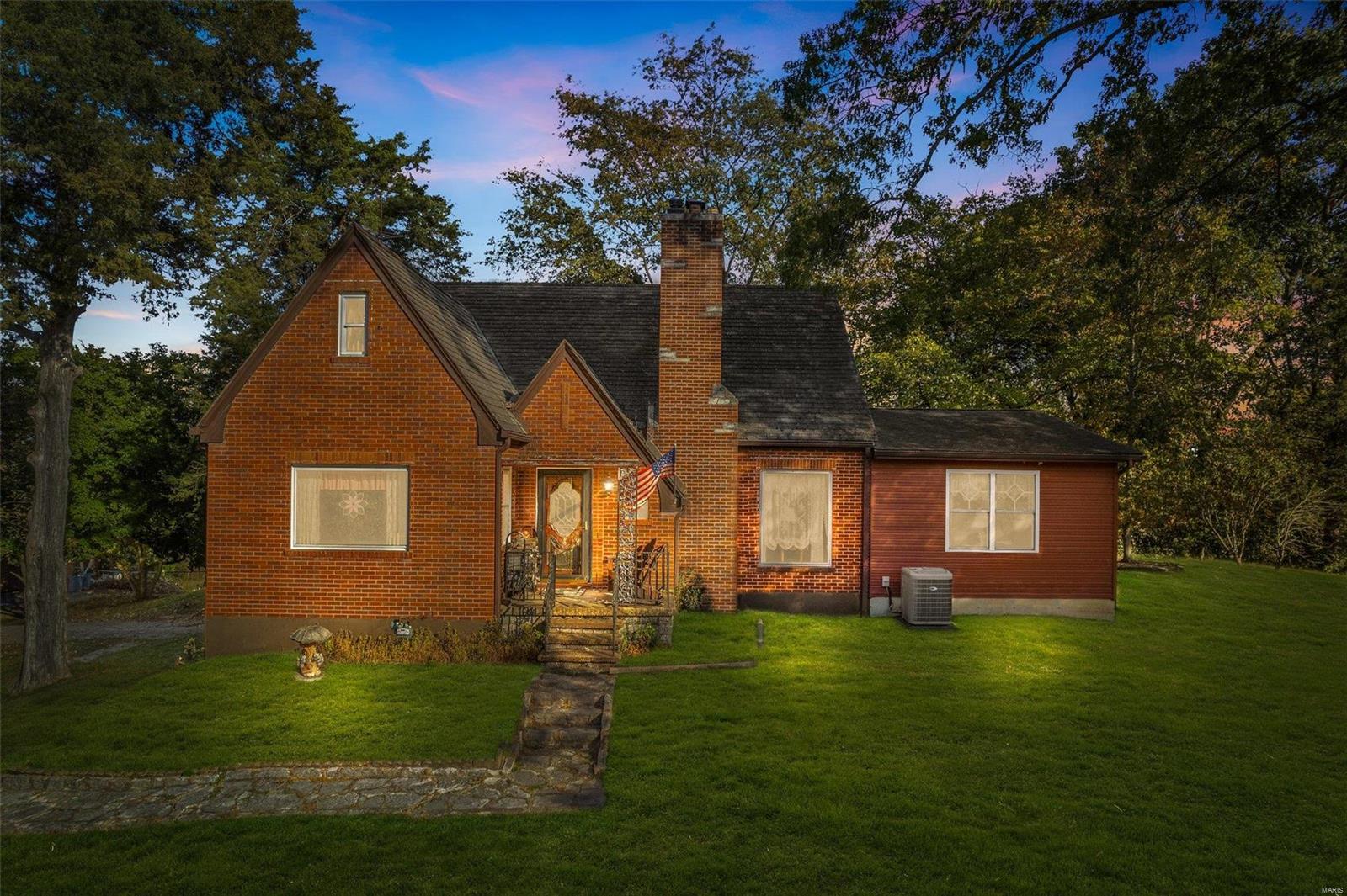 1102 Crystal Heights Rd