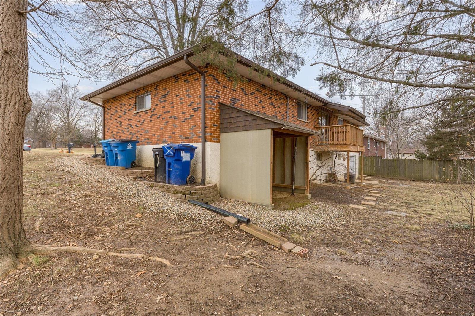 715 El Ray Ct.