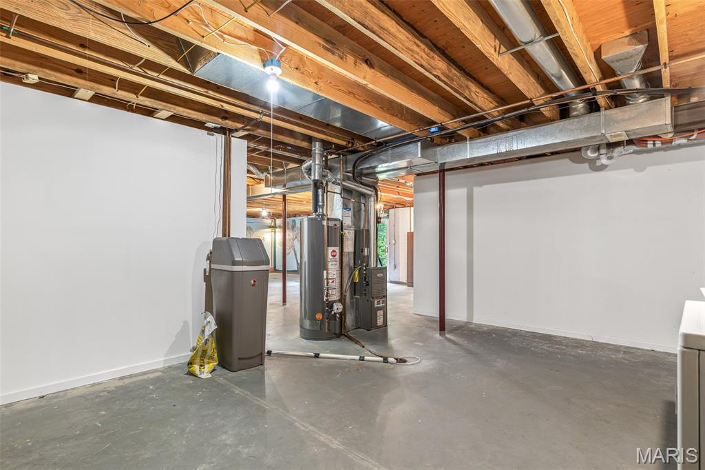 1421 Northwoods Drive